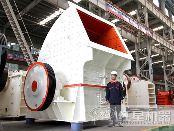 重錘式破碎機生產車間 重錘式破碎機生產車間