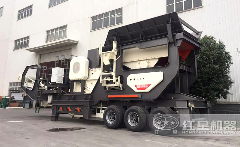 礦用移動破碎機設備實拍圖二 礦用移動破碎機設備實拍圖二