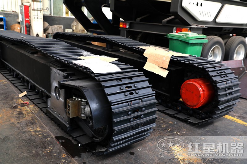 履帶式移動煤炭破碎機生產(chǎn)車間 履帶式移動煤炭破碎機生產(chǎn)車間