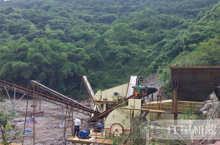 重錘式破碎機現場實拍 重錘式破碎機現場實拍