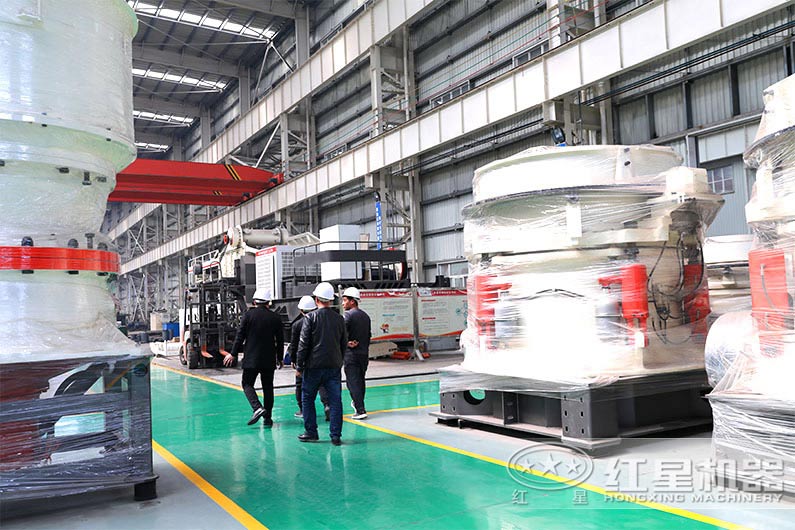 客戶來廠考察1200圓錐破碎機 客戶來廠考察1200圓錐破碎機