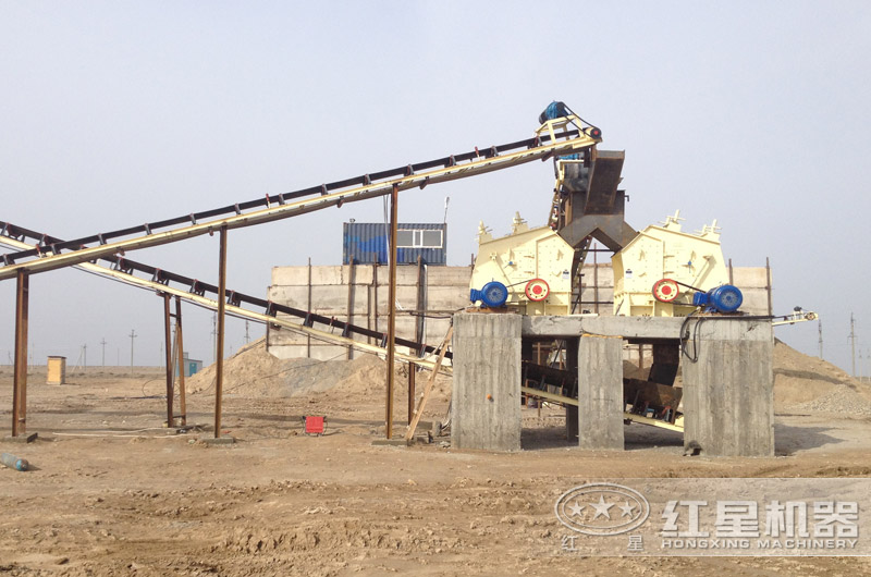 反擊式破碎機工作現場 反擊式破碎機工作現場