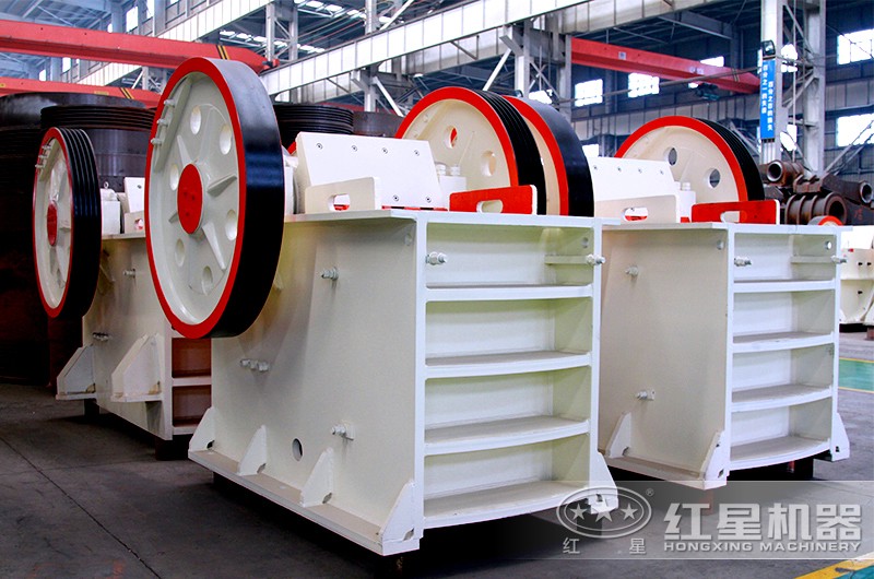 20萬方青石能打出多少石頭？有省錢的石頭破碎設備配置方案推薦嗎？