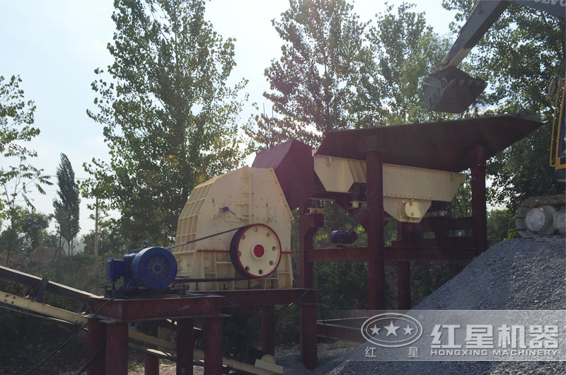 重錘式破碎機生產現場實拍 重錘式破碎機生產現場實拍