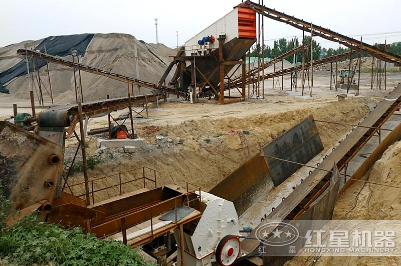 錘破+振動篩即可組成一條生產(chǎn)線 錘破+振動篩即可組成一條生產(chǎn)線