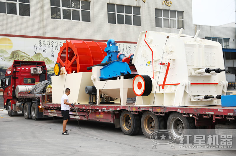 司機師傅打包洗砂機、細沙回收一體機準備發往安徽現場 司機師傅打包洗砂機、細沙回收一體機準備發往安徽現場