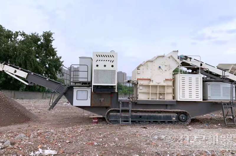 移動式液壓開箱制砂機作業(yè)現(xiàn)場 移動式液壓開箱制砂機作業(yè)現(xiàn)場