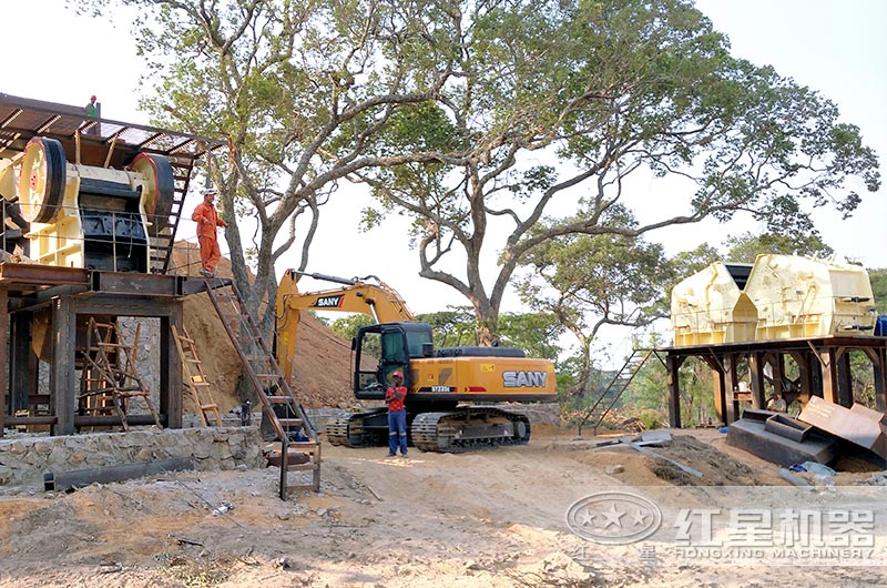 二級破碎設備生產現場 二級破碎設備生產現場