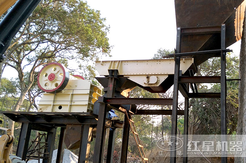 1000*1200顎式破碎機生產現場圖 1000*1200顎式破碎機生產現場圖