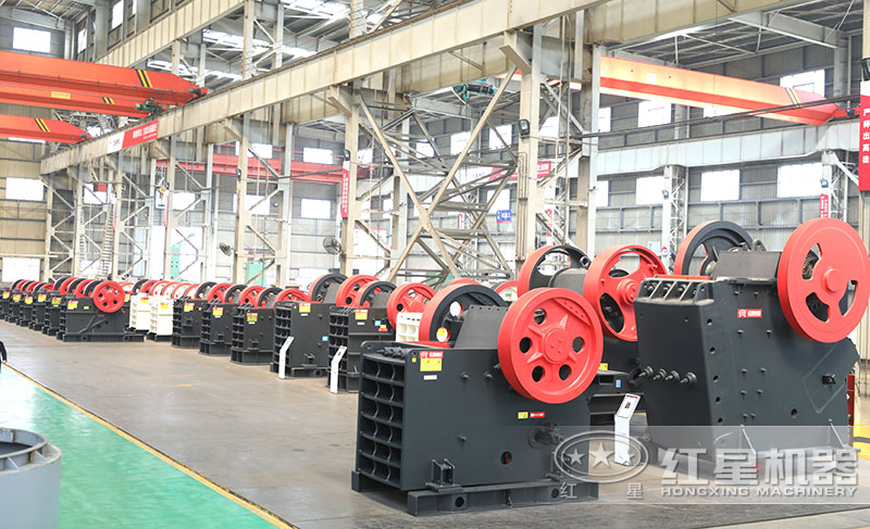 紅星機器1518鄂破生產(chǎn)車間展示 紅星機器1518鄂破生產(chǎn)車間展示