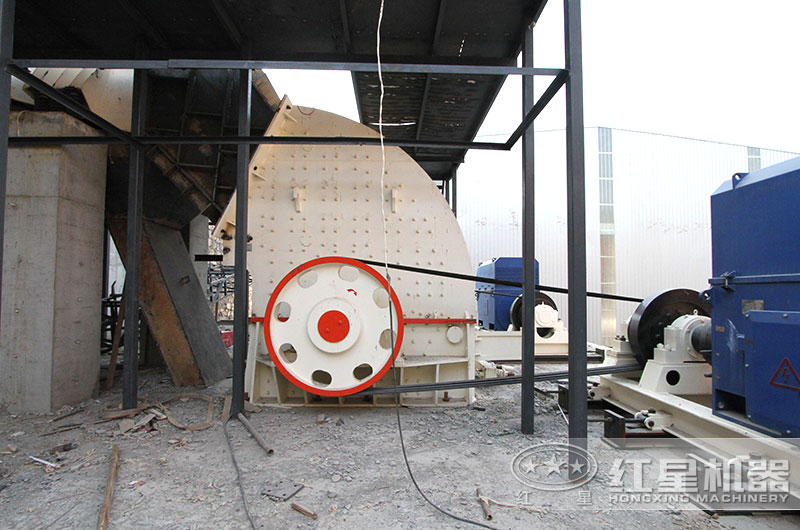 大口徑重錘式破碎機(jī),一次破碎一次成型 大口徑重錘式破碎機(jī),一次破碎一次成型