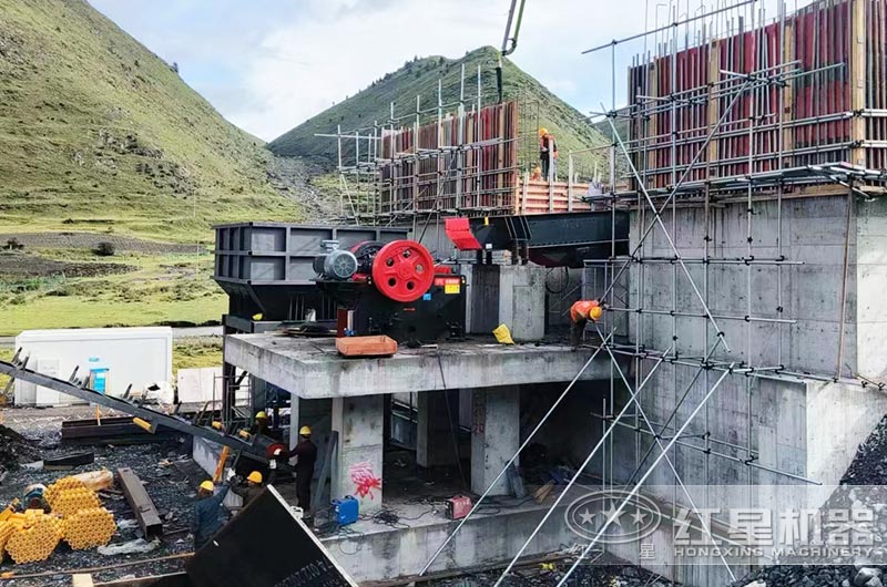 57破碎機工作現場實拍圖