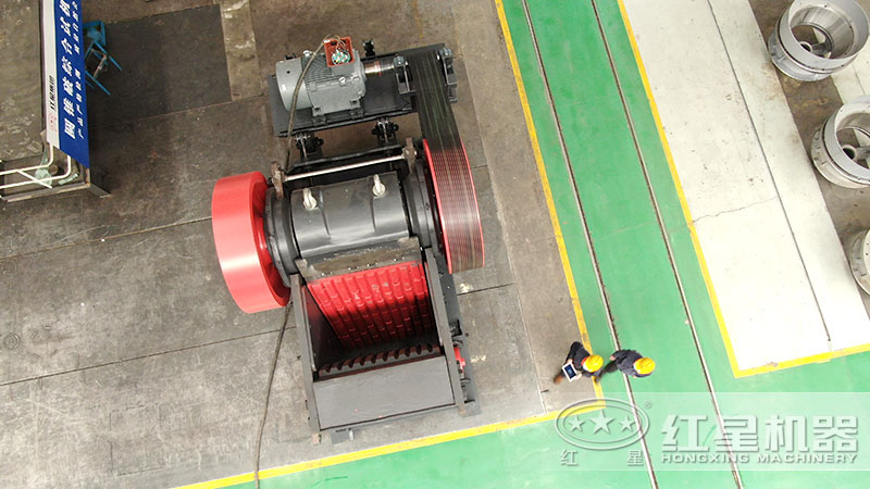 粗料破碎機(jī)一臺(tái)多少錢，每小時(shí)產(chǎn)量多少噸，有沒有現(xiàn)場視頻